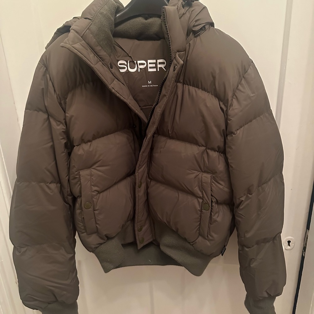 Aritzia Super Puff bomber - Army Green - size M